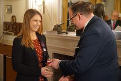 Minister Jan Józef Kasprzyk odznacza Eve-Marie Hammond
